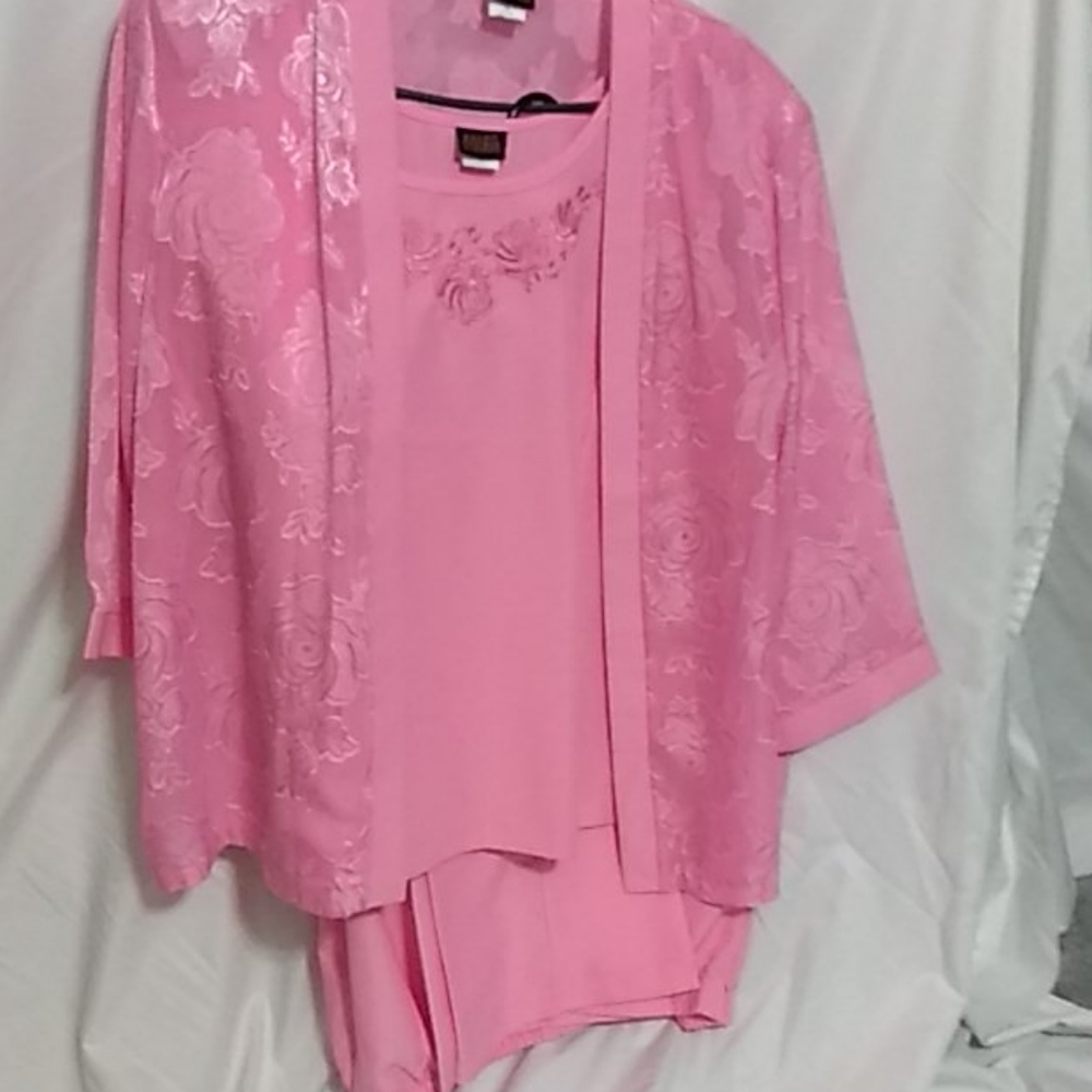 Three-piece pant suit